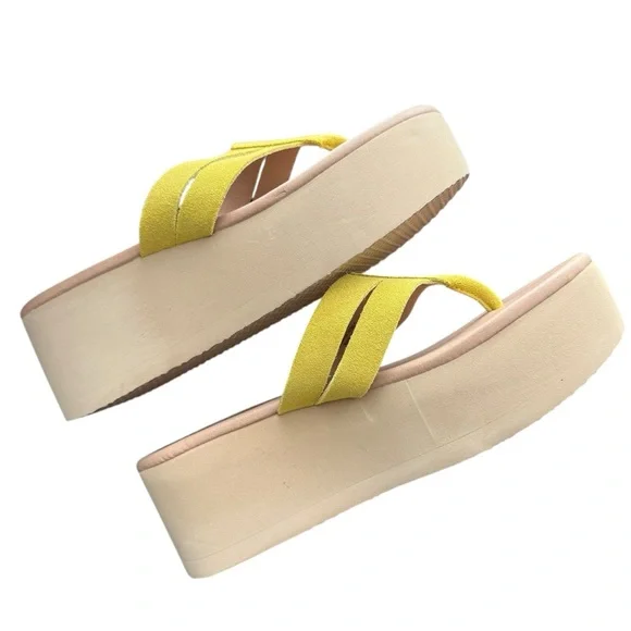 Yellow beige Platform Wedge Thong Sandals size 8 - Picture 2 of 5